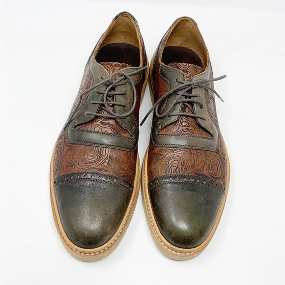 Prada S.A. de C.V. (Prada Mexico) Men's Etched Leather Lace-Up Oxfords 42
